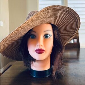 Light straw Wide-Brim Hat